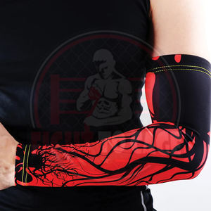 Manchon de compression pour bras pour jeunes et adultes – Produit de qualité supérieure en rouge et noir – Nouveauté - Product Image 3