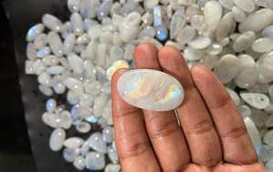 Piedra de luna arcoíris natural cabujón, piedra preciosa de luna con destellos, pulida, suelta, para fabricación de joyas, anillos, colgantes, venta al por mayor - Product Image 2