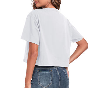 T-shirt court oversize décontracté pour femme, en coton doux et respirant, idéal pour l'été et le streetwear - Product Image 4
