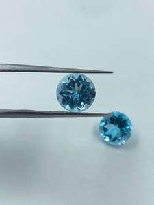 พลอยโทแพซสีฟ้าทรงกลมเจียระไนแบบบริลเลียนท์ธรรมชาติ 4.77 กะรัต 8 มม. สำหรับเครื่องประดับเงิน - Product Image 2