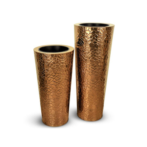 Macetero de suelo moderno de lujo, hecho a mano en Vietnam, chapado en oro, de acero inoxidable, estilo antiguo, sencillo, para interiores, personalizado de fábrica. - Product Image 1