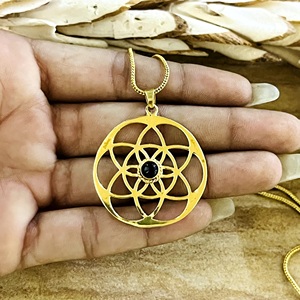 Collier en laiton plaqué or 18 carats pour femme, design unique, pendentif floral bohème, géométrie sacrée, mandala, vente en gros OEM ODM - Product Image 2