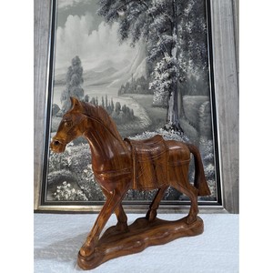 Figura de Caballo Tallada a Mano en Madera de Sheesham - Arte Ecuestre (Venta al Por Mayor) - Product Image 1