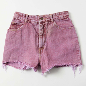 Shorts tendance 2026 : Short en jean rose taille haute avec ourlet effiloché et poches, style décontracté pour femme, idéal pour l'été - Product Image 5