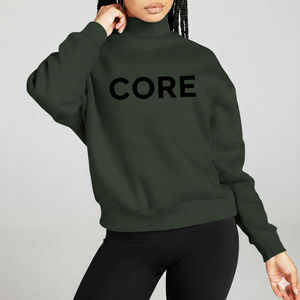 Sweat-shirt à col haut pour femme, conçu avec un tissu en polaire doux et une silhouette moderne, parfait pour un usage quotidien décontracté. - Product Image 1