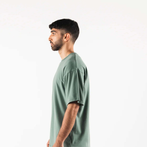 T-shirt Homme Oversize Col Rond Épaules Tombantes 100% Coton 220 g/m² Grammage Lourd Écologique Personnalisable Logo Vierge Longueur Longue Vente en Gros - Product Image 3