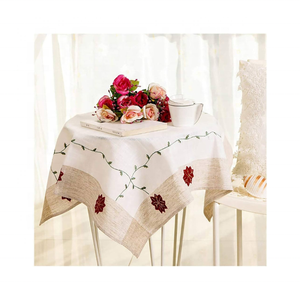Elégante nappe en coton certifiée GOTS 100% de 8 pieds à moitié blanche avec un design brodé polyvalent pour toute occasion de dîner - Product Image 5