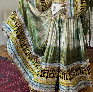 Salwar Kameez vert tie-dye brodé avec dupatta, robe ethnique de mariage pour femme, col montant, manches longues, longueur ras du sol, en coton ample - Product Image 5