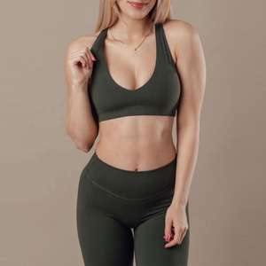 Soutien-gorge de sport sexy croisé vert à col en V avec logo personnalisé Nesta Sports pour femmes - Product Image 1