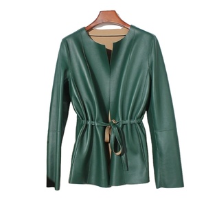 Elegante abrigo de cuero genuino para mujer Draw Back cuello redondo plisado cinturón caramelo chaquetas Streetwear - Product Image 5