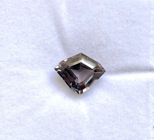 5.54 Quilates de Espinela de Birmania, Corte Fantasía Natural, para Joyería Fina, Gema Natural - Product Image 1