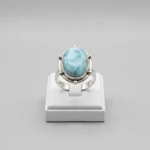 Anillo de Plata de Ley 925 con Piedra Preciosa Larimar, Joyería Hecha a Mano con Piedra Ovalada Azul Cielo para Mujer - Product Image 1