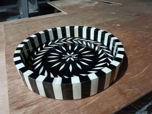 Ensemble de sous-verres décoratifs modernes en os incrusté, mobiles et de qualité supérieure, par Tradebyd - Product Image 4