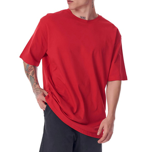 เสื้อยืดคอกลมแขนสั้นสีแดงล้วนไซส์ใหญ่สำหรับผู้ชาย ผ้าเจอร์ซีย์ถักแบบเรียบ - Product Image 2