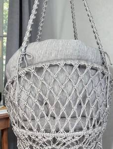 Silla Colgante de Macramé con Cojín – Silla Columpio Boho Moderna Hecha a Mano para Uso en Interiores - Product Image 3