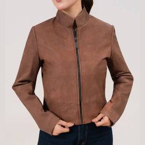 Chaqueta Marrón para Mujer con Cuello Alto y Cierre de Cremallera, Estilo Casual para Otoño - Chaqueta de Cuero Marrón - Product Image 2