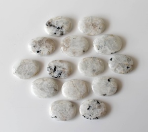 Pierres plates en pierre de lune arc-en-ciel semi-précieuse polie en gros pour la guérison, la méditation, la décoration et les cadeaux - Product Image 5