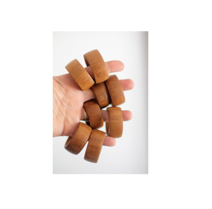 แหวนรองผ้าเช็ดปากไม้คุณภาพดีเรียบง่าย ราคาโรงงานยอดนิยม แหวนรองผ้าเช็ดปากไม้สีน้ำตาลเรียบง่าย ห่วงรัดผ้าเช็ดปากไม้บีช - Product Image 1