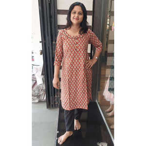 Kurta en coton pur coton imprimé rouge brique - Product Image 1