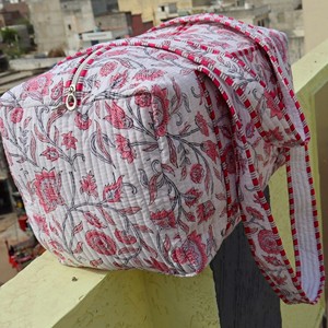 Bolsa de lona acolchada hecha a mano en India, para mujer, informal, de viaje, para fin de semana, con cremallera, bandolera, estampado floral, textil, portátil - Product Image 6