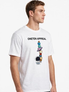 Oneten Apparel Camiseta blanca de manga corta para hombre con estampado de dibujos animados Planet Stack Astronaut y cuello redondo - Product Image 3