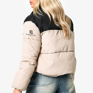 Veste matelassée coupe-vent pour femme, chaude et légère, avec capuche, couleur unie, nouvelle collection 2026, haute qualité, avec logo, idéale pour l'extérieur - Product Image 4