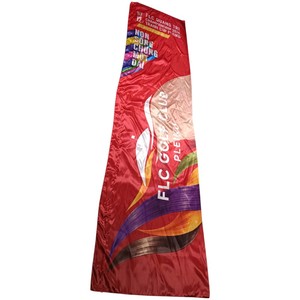 Drapeau publicitaire rectangulaire Shepherd's Bush FLC GROUP en polyester rouge imprimé numériquement pour événements sportifs – Durable - Product Image 6
