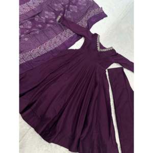 Hermoso Vestido Anarkali XL para Fiesta con Dupatta, Elegante Diseño de Pantalón - Product Image 3