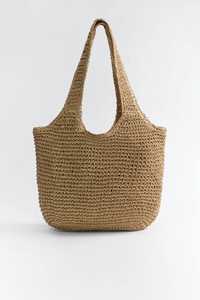 Sac en coton tissé et en rotin offrant une belle combinaison de texture naturelle, de charme rustique et de style moderne - Product Image 3