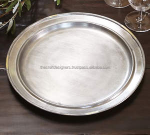 Assiette de présentation décorative en métal durable pour la mise en place de repas de fête, parfaite pour les banquets élégants et les dîners en famille - Product Image 6