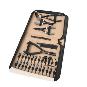 Kit d'outils premium pour extensions capillaires noires : Pince à extensions avec séparateur de mèches, enfileur à boucle et 20 pinces bec de canard - Product Image 1
