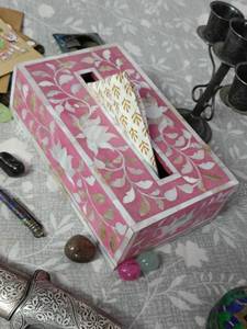 Caja de pañuelos hecha a mano con incrustaciones de nácar: Decoración floral rosa para baño, cubierta de caja de pañuelos con incrustaciones de nácar geométricas florales - Product Image 3