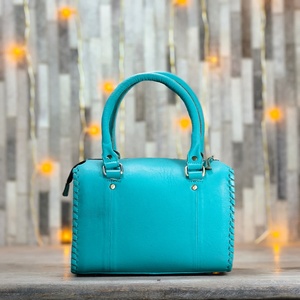 Nuevo Bolso de Viaje de Lujo Premium en Cuero Vacuno Hecho a Mano, Bolso de Hombro de Diseño para Mujer, Ideal para Fin de Semana - Product Image 3