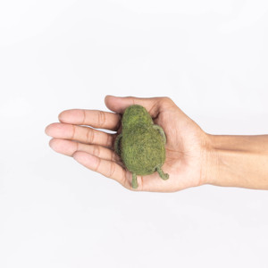 Juguete de Aguacate de Fieltro de Lana Hecho a Mano, Adorno Adorable, Juego de Imitación, Regalo para Niños - Product Image 2