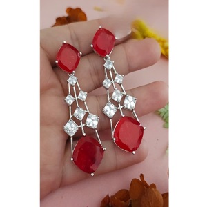 Encantadores Pendientes de Plata de Primera Calidad con Moissanita, Estilo Lágrima, para Mujer, Ideales para Fiestas y Eventos Nocturnos, con un Brillo Deslumbrante - Product Image 1