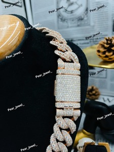 Collier en moissanite florale de luxe fabriqué en Inde, en argent 925 multicolore, pour occasions spéciales, disponible à la vente - Product Image 6