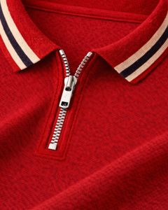 ผู้ผลิตเสื้อโปโลชายสีแดงแบบซิป ¼  คอริบ แขนสั้น สวมใส่สบาย รับผลิตตามสั่ง เสื้อผ้าฤดูร้อนสำหรับผู้ซื้อขายส่ง - Product Image 6