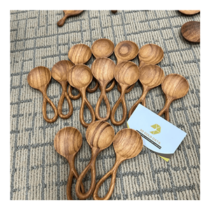 Cuillère en bois classique avec manche en bois naturel 10 ml, écologique, non toxique, pour la cuisine, le mélange, le service des aliments lors de fêtes, fabriquée au Vietnam - Product Image 6