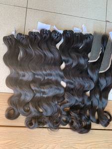 Perruque Cheveux Humains Ondulés Pas Chère, Perruques Frontales en Dentelle Suisse Soyeuse, Cheveux Vietnamiens d'un Seul Donneur pour Femmes Noires - Product Image 4