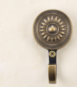 Antique Metal Wall <b>Hook</b> with Sunflower Design Rust Resistant <b>Hook</b> Minimalist Style For Clothing Storage - Product Image 1