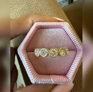 Anillo de diamantes cultivados en laboratorio de corte redondo de 1,50 quilates para mujer, joyería de plata de ley 925 de lujo para boda, compromiso, regalo de aniversario - Product Image 3
