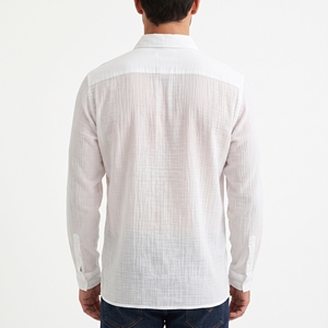 Chemise en gaze de coton pour homme, été |   Chemise de plage décontractée, aérée et respirante |   Usine de fabrication en gros OEM ODM |   Marque privée |   Quantité minimale de commande faible - Product Image 4