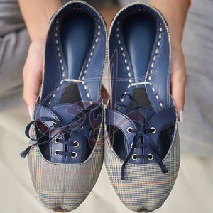 Chaussures plates faites à la main, écologiques, durables, à lacets, personnalisables, légères, pour l'été, avec de magnifiques broderies et des éléments rafraîchissants - Product Image 2