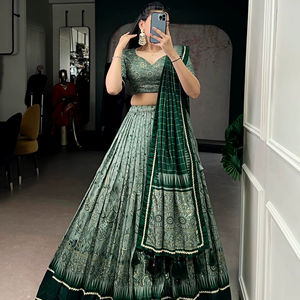 ชุดเลเฮนกาโชลีสำหรับงานปาร์ตี้ ดีไซน์ทันสมัย พิมพ์ลายสวยงาม สำหรับผู้หญิง มีความต้องการสูง จากซัพพลายเออร์ชาวอินเดีย - Product Image 1