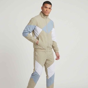 Custom Fashion Outdoor Streetwear Polyester Breathable Lightweight <b>Jacket</b> Waterproof Windproof Tracksuit Windbreaker - Product Image 2