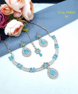 Ensemble de bijoux de fête en forme de goutte d'eau, plaqué or antique, avec boucles d'oreilles pendantes et pendentif floral en zircon cubique, collection de bijoux de fête - Product Image 2
