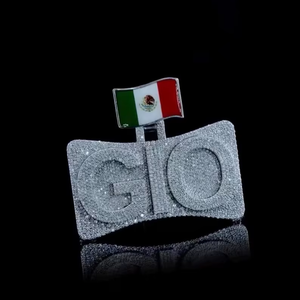 Colgante Personalizado Iced Out en Plata 925 con Baño de Rodio y Moissanita, Diseño de Bandera, Joyería de Lujo Audaz - Product Image 1