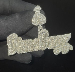 Colgante de Lujo con Micro Pavé de Diamantes de Moissanita VVS Redondos y en Corte Baguette de Plata Esterlina 925, Estilo Hip Hop Iced Out - Product Image 1