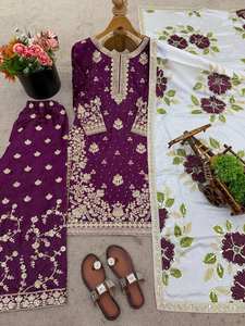 Costume en soie élégant pour les occasions spéciales avec un travail de sequins lourd de 3 mm - Product Image 3