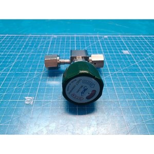 Válvula de fuelle manual TKSCT 316L 10K 1/4 S371410079047 usada tal como está, piezas de equipos semiconductores Legacy - Product Image 5